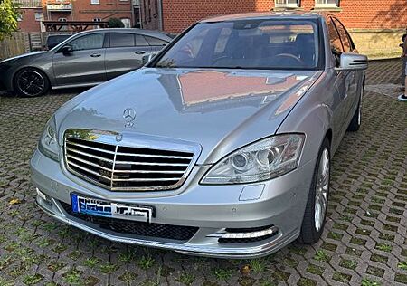 Mercedes-Benz S 450 4MATIC **Scheckheft**