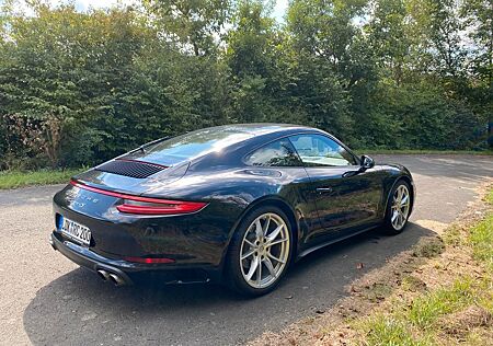 Porsche 991 911 - .2 Carrera 4S PDK klassisch schwarz