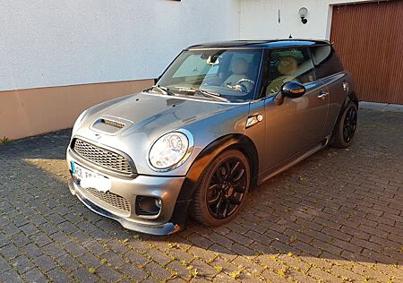 Mini Cooper Coupe Cooper S Coupé mit JCW Paket