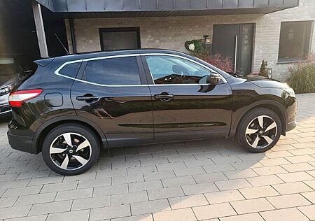 Nissan Qashqai 1.5 dCi DPF 360° mit Doppelbereifung