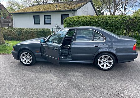 BMW 525i A - gepflegter Zustand