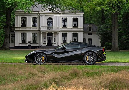 Ferrari F12 6.3 Berlinetta | Pass. Display | Carbon stuu
