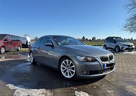 BMW 325d Coupé e92