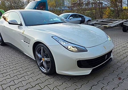 Ferrari GTC4Lusso 6.3 V12 LIFT PANO DISPLAY FULL SERVICE