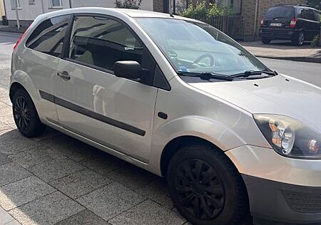 Ford Fiesta 1,3 44 kW/TÜV/HU NEU!!