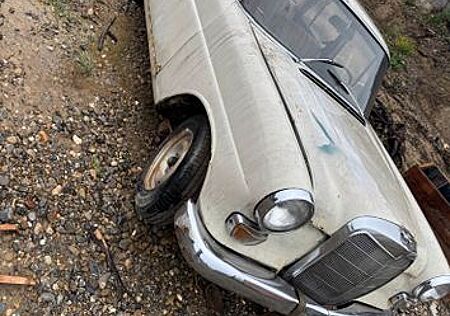 Mercedes-Benz 200