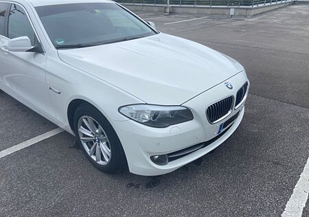BMW 520d touring/Xenon/Vollleder/Automatic/Panorama