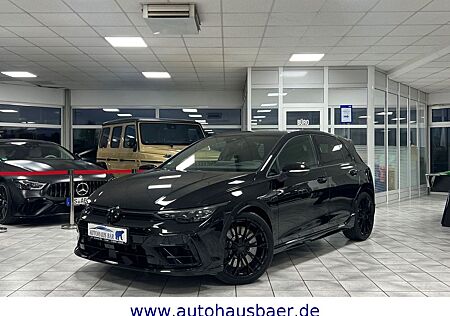 VW Golf Volkswagen VIII R BLACK EDITION 245kW 4Motion *AKRAPOVIC*