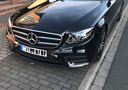 Mercedes-Benz E 220 d AMG Widescreen 360 Standh