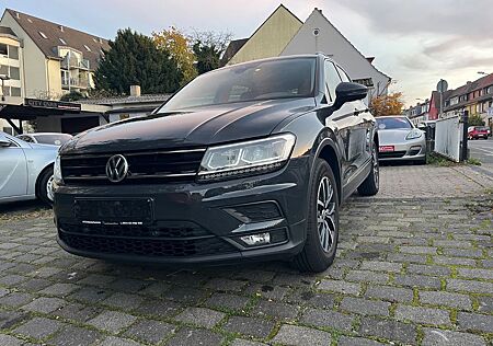 VW Tiguan Volkswagen Comfortline 4Motion/Automatik/Bi-Xenon