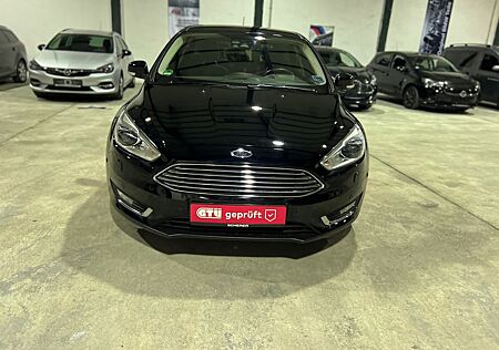 Ford Focus Lim. Titanium AUTOMATIK