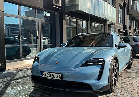 Porsche Taycan 4S Cross Turismo S