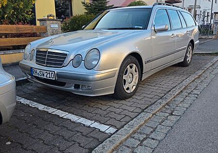 Mercedes-Benz E 200 KOMPRESSOR T CLASSIC Classic