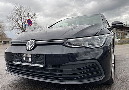 VW Golf Volkswagen VIII Variant Life DSG / Panoramadach