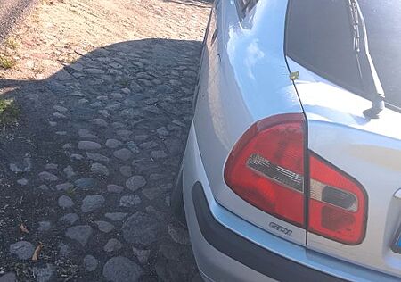 Mitsubishi Carisma 1,6 Avance Avance sportlich