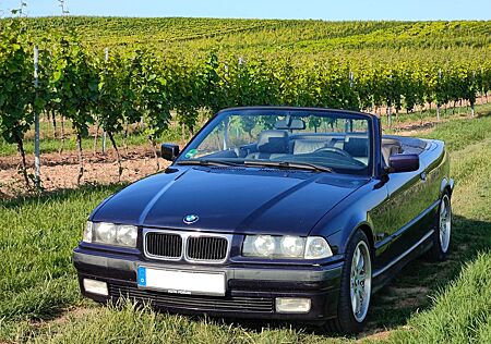 BMW 320i E36 Cabrio * 6Zyl * EZ 04/1996 * 299Tkm