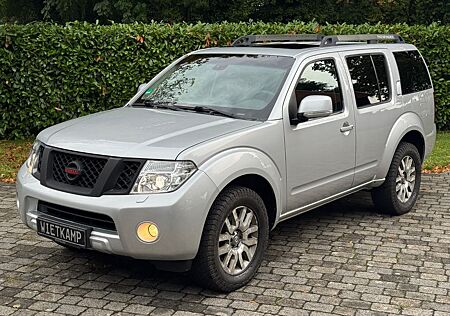 Nissan Pathfinder 2.5 dCi LE
