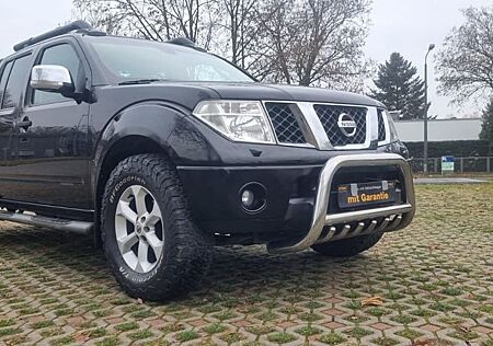 Nissan Navara Premium-Hardtop-Automatik-Tüv Neu-AHK