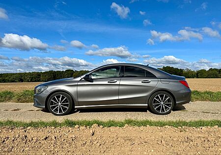 Mercedes-Benz CLA 250 DCT 4MATIC Coupé - Top Zustand!
