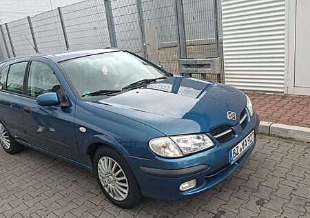 Nissan Almera 1.5i