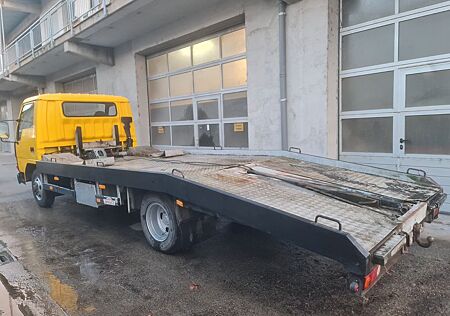 Mitsubishi Canter FE 444 Abschleppwagen 2.Hand