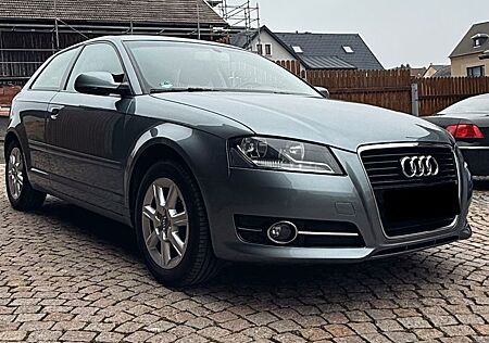 Audi A3 1.2 TFSI Ambiente 1. Hand / AHK / 8x Räder