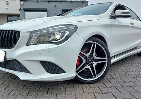 Mercedes-Benz CLA 200 AMG Line Optik automatic Getriebe