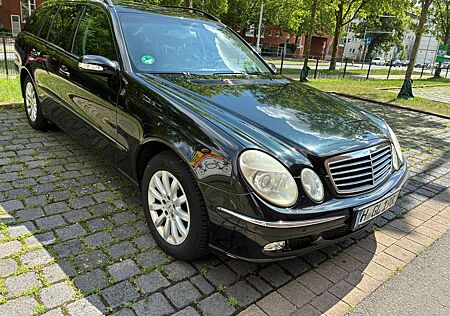 Mercedes-Benz E 240 4MATIC T ELEGANCE Standheizung Schiebedach