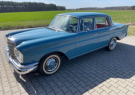Mercedes-Benz 230 W111 230S
