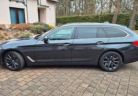 BMW 530d xDrive Touring Voll! TÜV/AU+ Durchsicht Neu