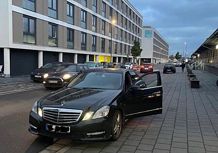 Mercedes-Benz 500 AMG E500 V8 Scheckheft gepflegt nur bei Mercedes