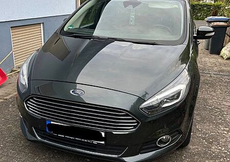 Ford S-Max 2,0 TDCi 132kW 4x4 Titanium PowerShift...