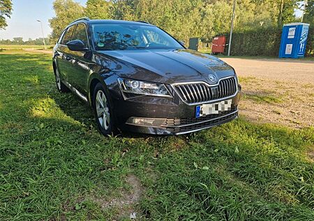 Skoda Superb 2.0 TDI DSG Style Combi Style