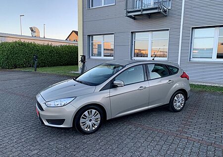 Ford Focus Trend-Garantie,Neu Tüv-Mit AHK