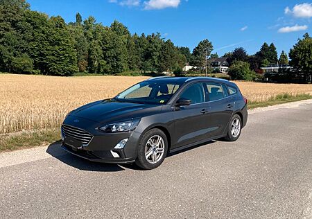 Ford Focus 1,0 EcoBoost 92kW Cool & Connect Turni...