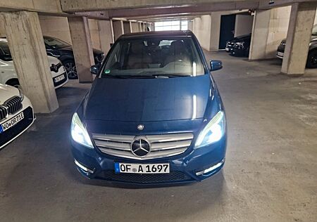 Mercedes-Benz B 200 CDI -