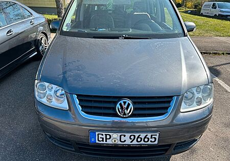 VW Touran Volkswagen 2.0 TDI Highline