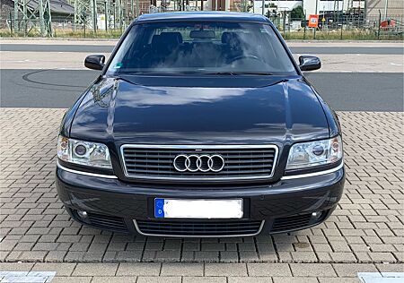 Audi A8 2.8 -