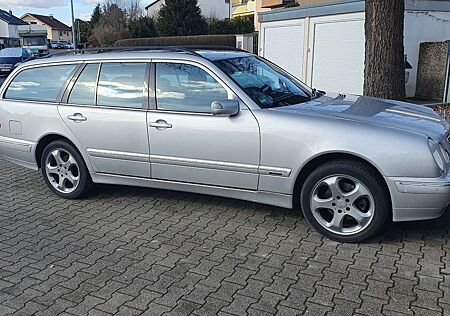 Mercedes-Benz E 320 T 4MATIC AVANTGARDE Avantgarde
