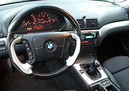 BMW 325i -
