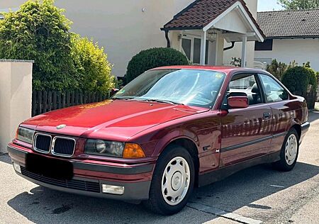 BMW 320i Coupe Klima e36