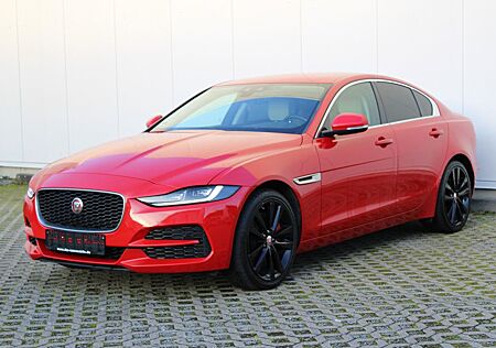 Jaguar XE SE AWD P300