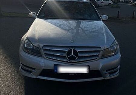 Mercedes-Benz C 200 Mercedes T Model Avantgarde AMG Line Autom