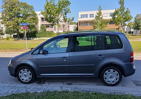 VW Touran Volkswagen 2.0TDi*Highline*XENON*NAVI*KLIMA*AUTOMAT.