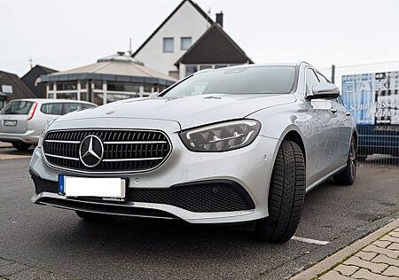 Mercedes-Benz E 220 d T Autom. -