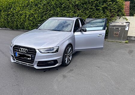 Audi A4 2.0 TFSI multitronic S line S line