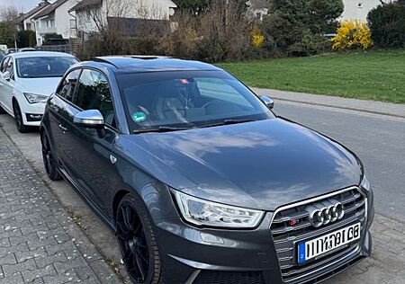 Audi S1 2.0 TFSI quattro -