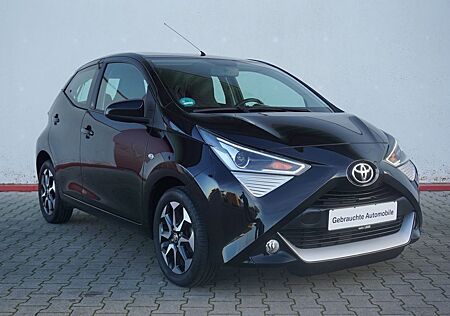 Toyota Aygo (X) -play Team Deutschland Rückfahrkamera