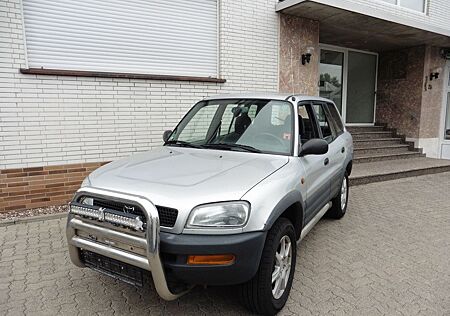 Toyota RAV 4 2.0 4X4 5 Türig Hu Nov 2025