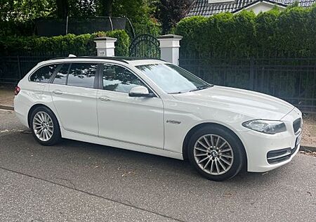 BMW 518d Touring-Pano, AHK, dig. Display, scheckheft